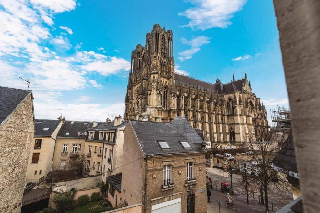 Family Avec Vue Sur La Cathedrale De Reims Apartment Exterior photo